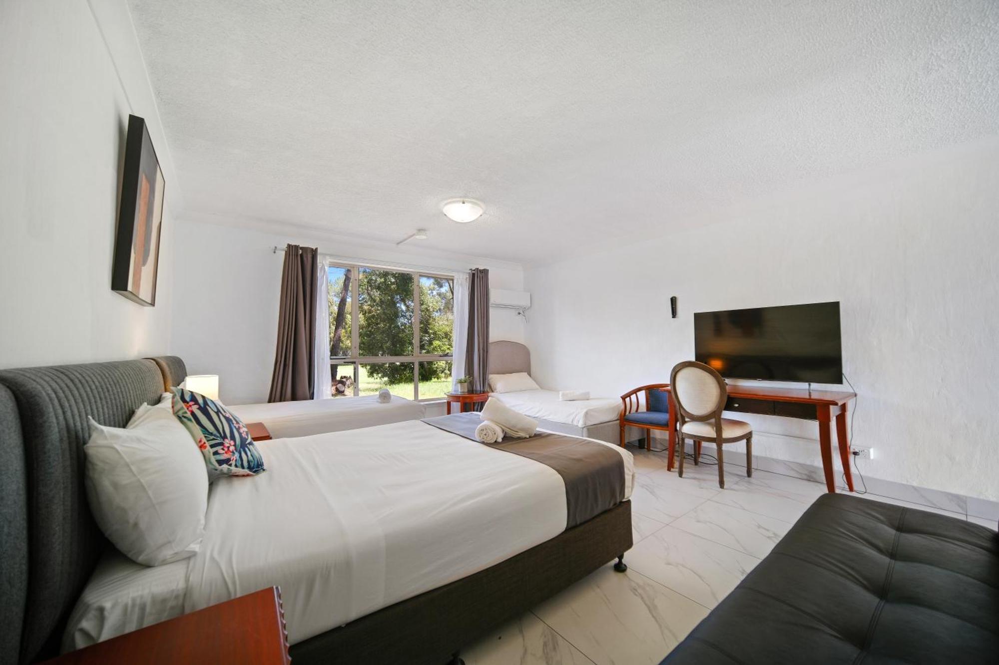 Golf Place Inn Wollongong Primbee Exterior foto