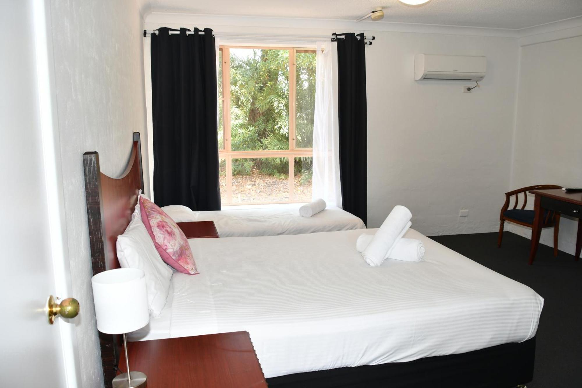 Golf Place Inn Wollongong Primbee Exterior foto